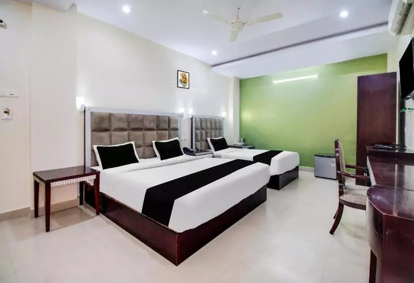 ホテル Super Townhouse Gajuwaka Near Cmr Mall