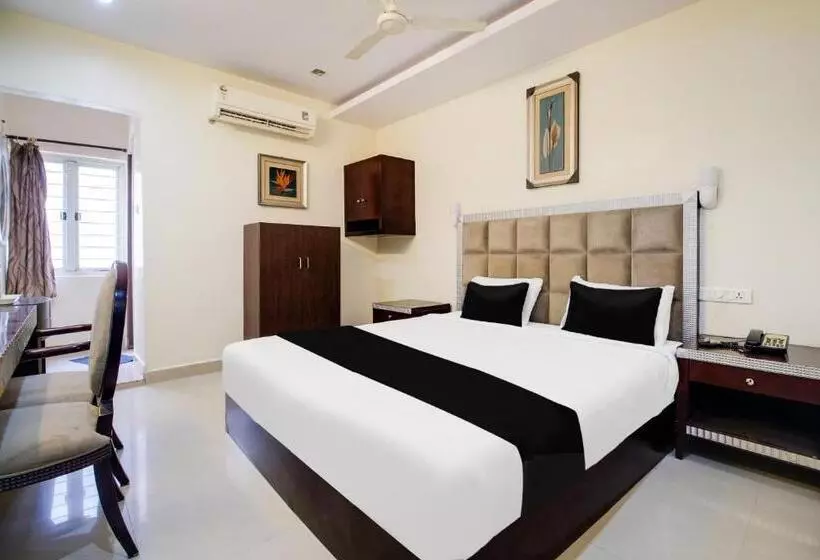 ホテル Super Townhouse Gajuwaka Near Cmr Mall