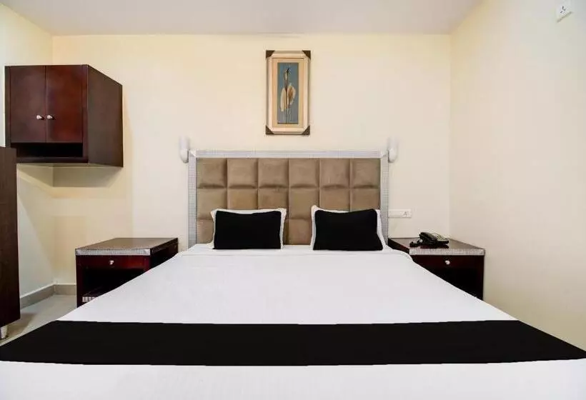 ホテル Super Townhouse Gajuwaka Near Cmr Mall