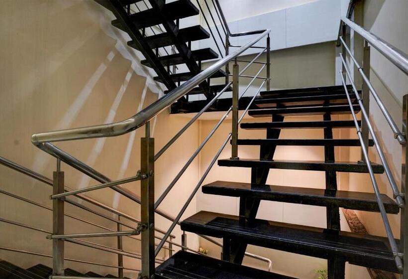 Oyo Hotel Powai Inn