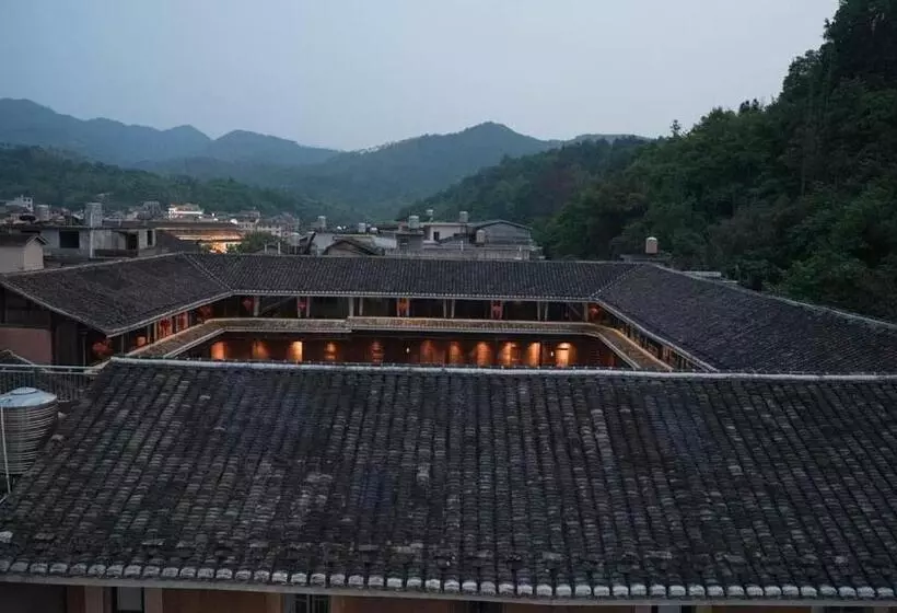 Majatalo Chenkun Guesthouse