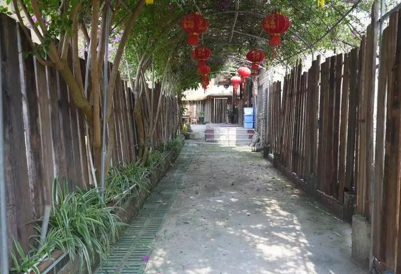 Majatalo Chenkun Guesthouse