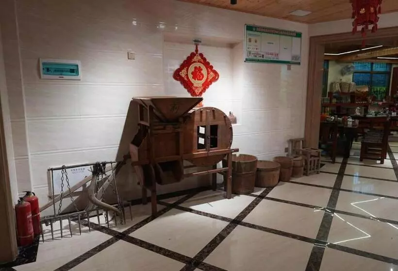 Majatalo Chenkun Guesthouse