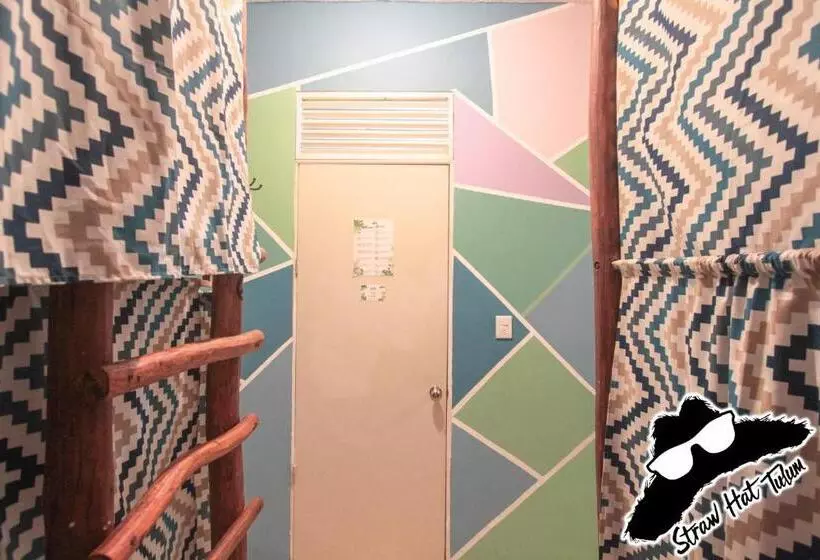 Straw Hat Hostel & Rooftop Bar