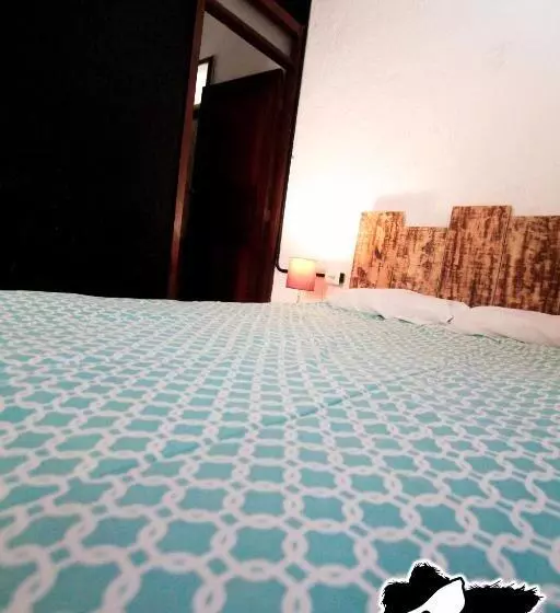 Straw Hat Hostel & Rooftop Bar