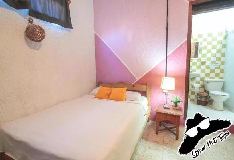 Straw Hat Hostel & Rooftop Bar