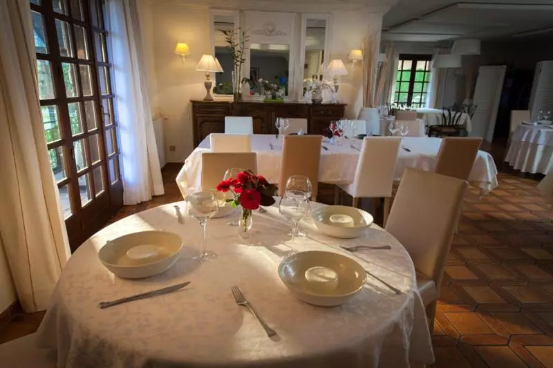 ベッドアンドブレックファースト Les Loges Du Jardin D Aymeric