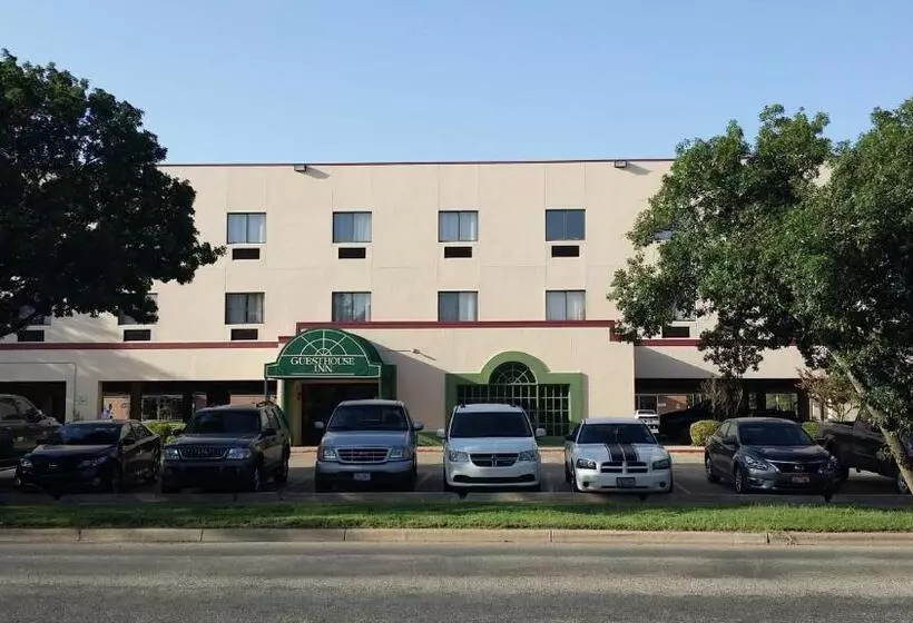 モーテル Guest House Inn Medical District Near Texas Tech Univ