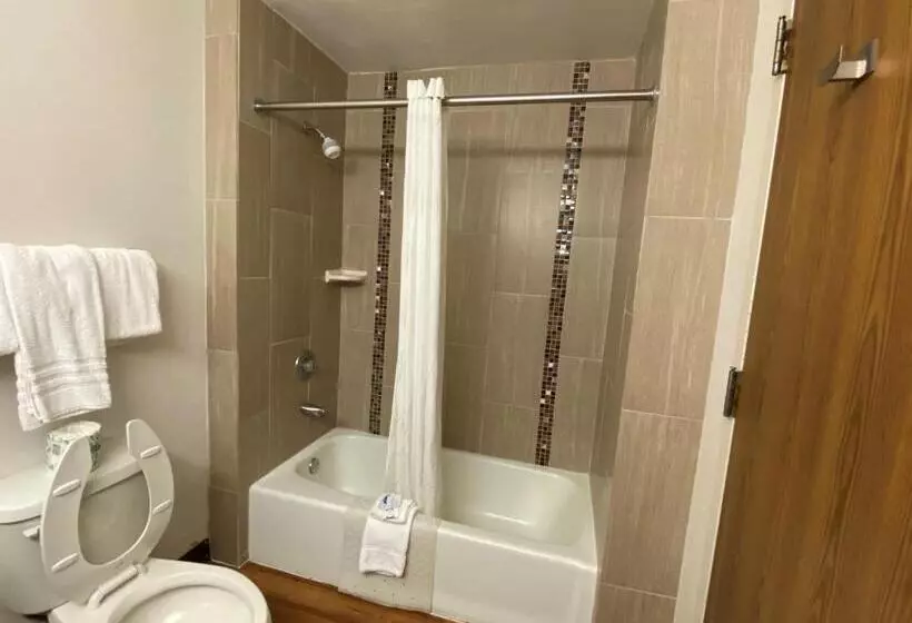 モーテル Guest House Inn Medical District Near Texas Tech Univ