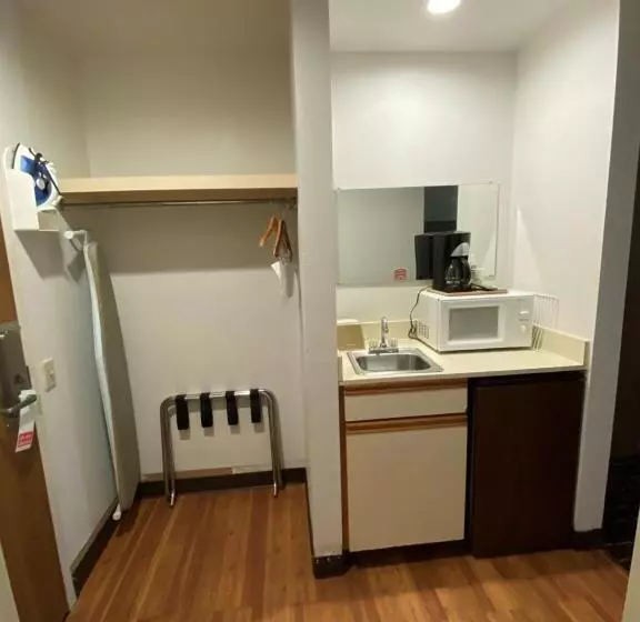 モーテル Guest House Inn Medical District Near Texas Tech Univ