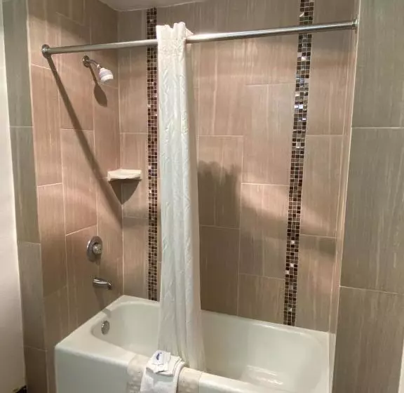 モーテル Guest House Inn Medical District Near Texas Tech Univ