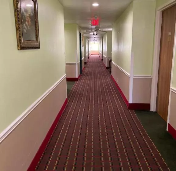モーテル Guest House Inn Medical District Near Texas Tech Univ