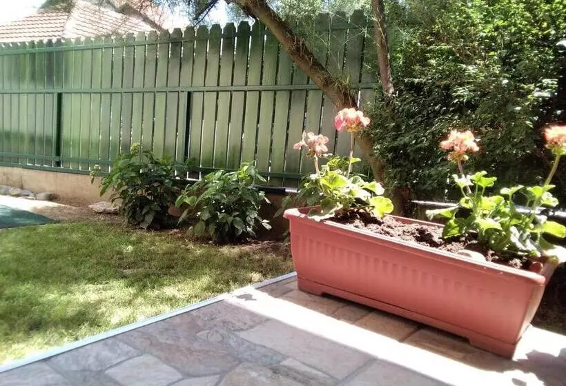 پانسیون Guest House Isidora