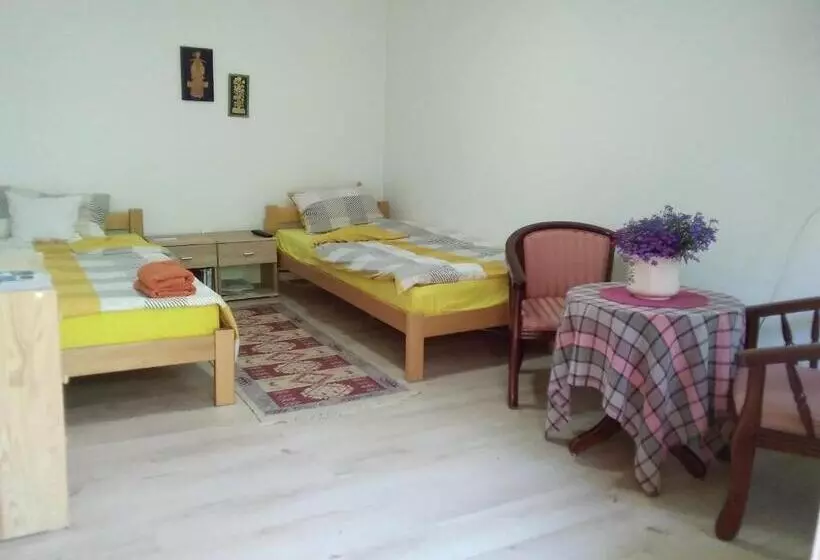پانسیون Guest House Isidora