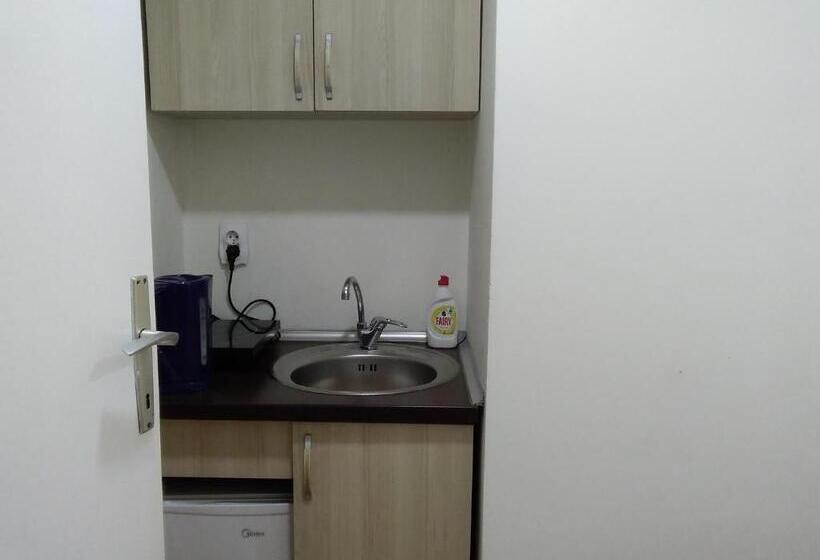 پانسیون Guest House Isidora