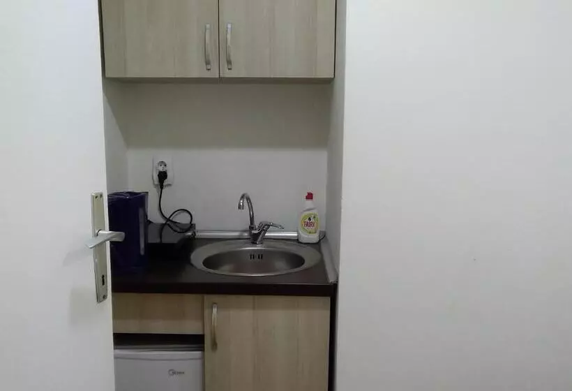 پانسیون Guest House Isidora