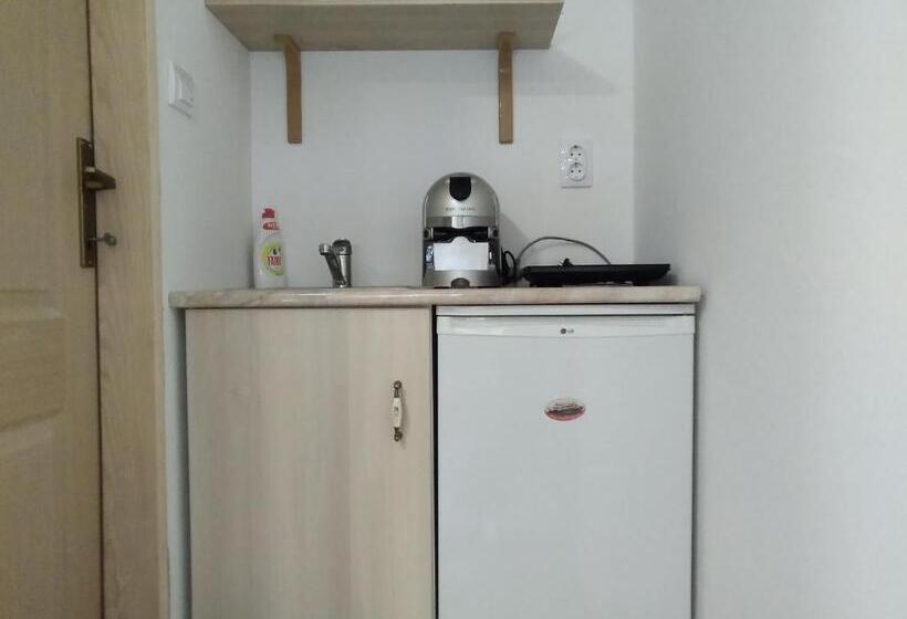 پانسیون Guest House Isidora