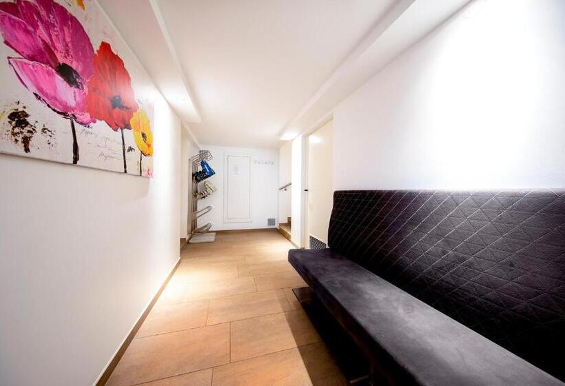 ペンション Haus Scharler, Talstation