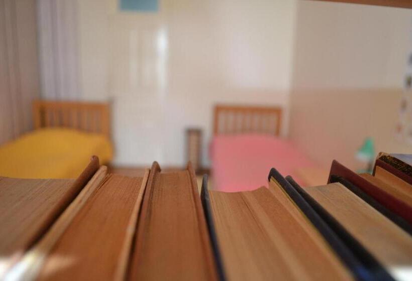 پانسیون Medea S Guest House