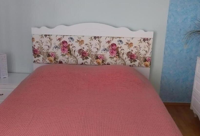 پانسیون Medea S Guest House