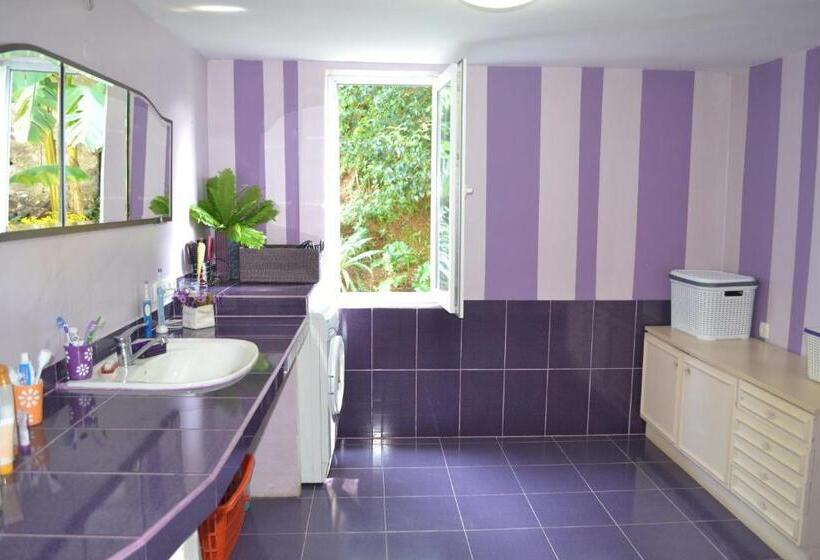 پانسیون Medea S Guest House