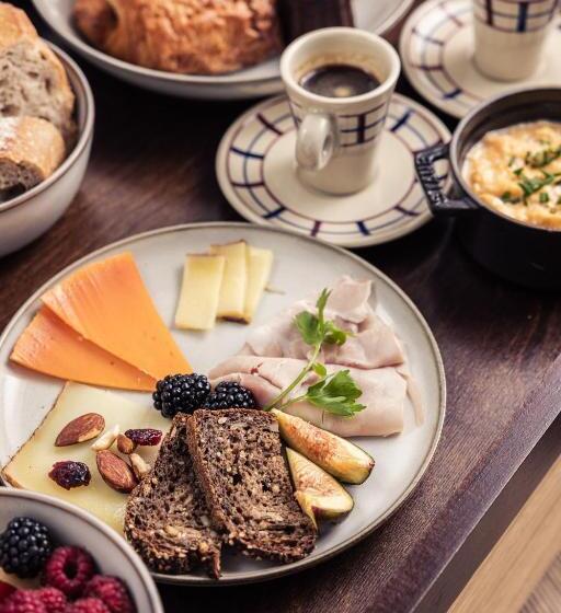 Отель Hôtel Indarra