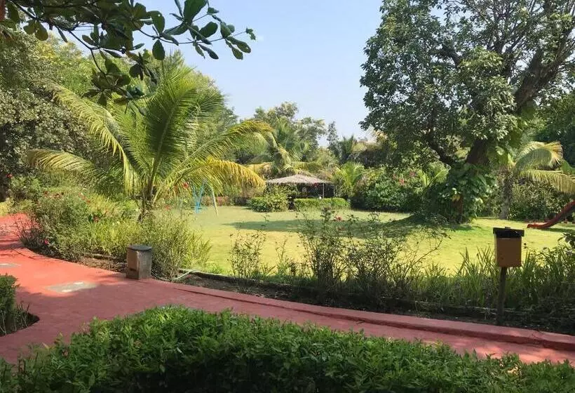 Baaz Jungle Resort