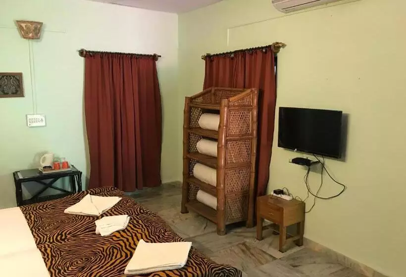 Baaz Jungle Resort