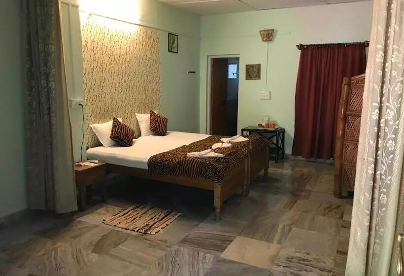 Baaz Jungle Resort