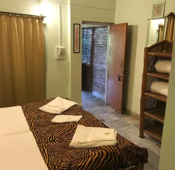 Baaz Jungle Resort