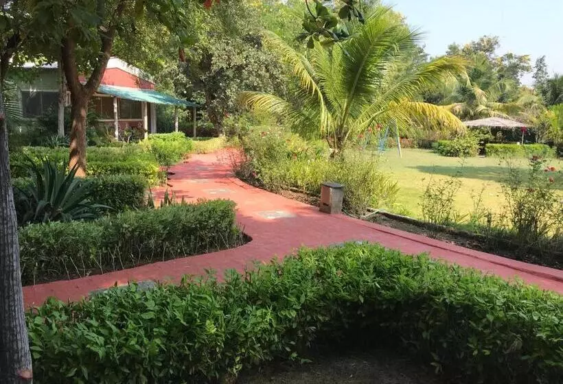 Baaz Jungle Resort