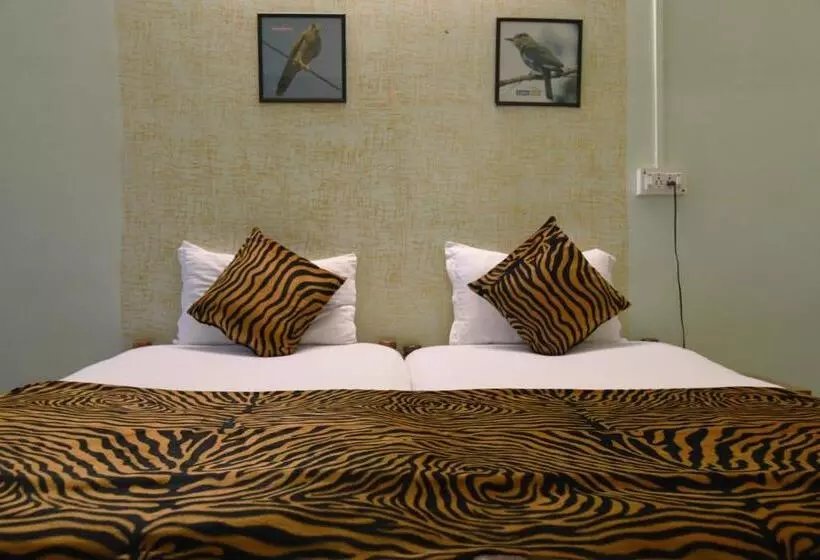 Baaz Jungle Resort