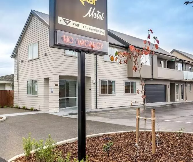 Golden Star Motel