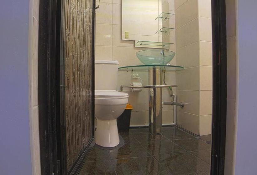 Gum Leaves Hotel And Restaurant