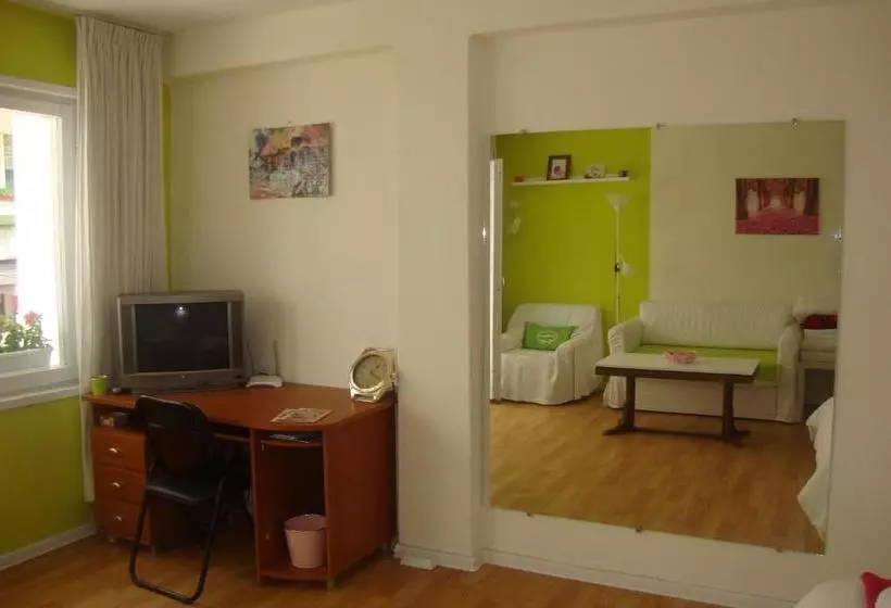 ユースホステル Guest Rooms Colours