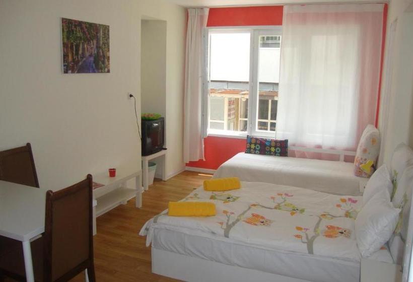 فندق صغير Guest Rooms Colours