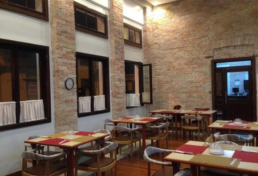 ホテル Central Palace