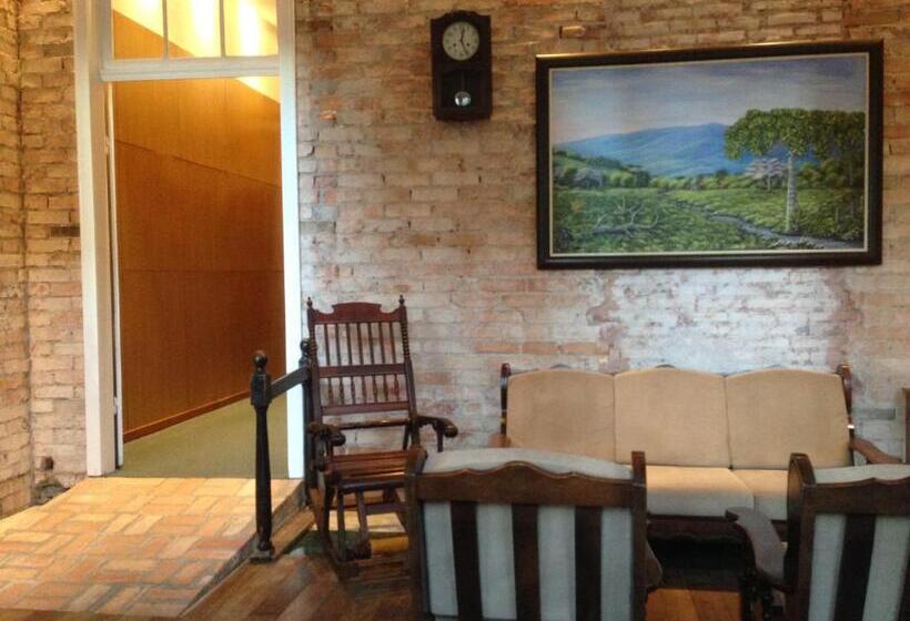 ホテル Central Palace