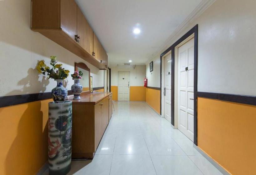 בית מלון כפרי Zen Rooms Basic Batu 9 Cheras