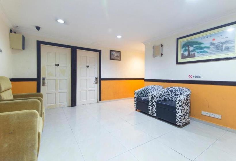 בית מלון כפרי Zen Rooms Basic Batu 9 Cheras