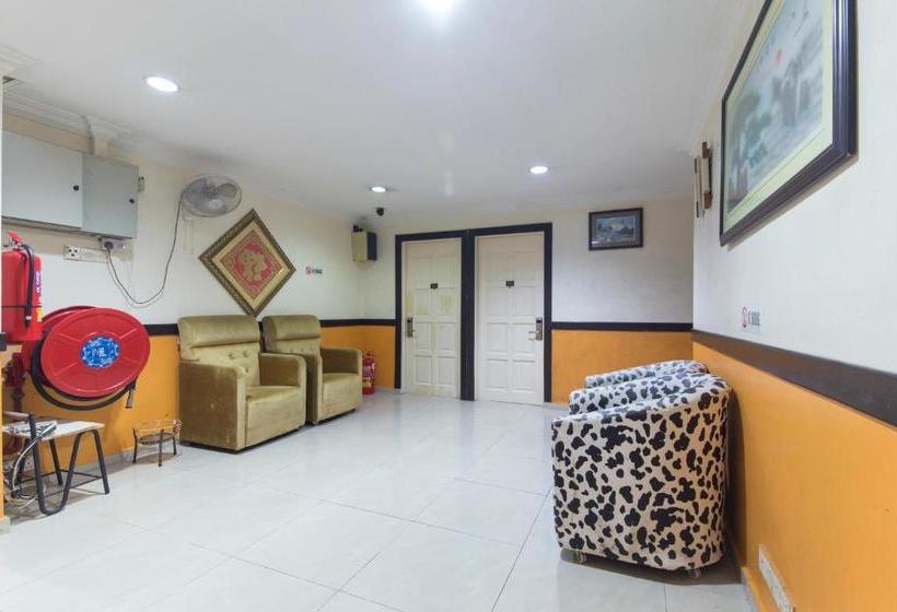 בית מלון כפרי Zen Rooms Basic Batu 9 Cheras