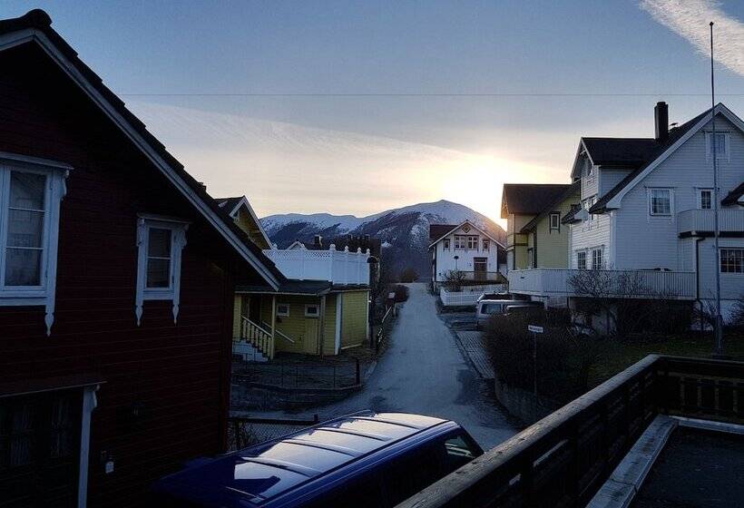 Volda Hostel & B & B