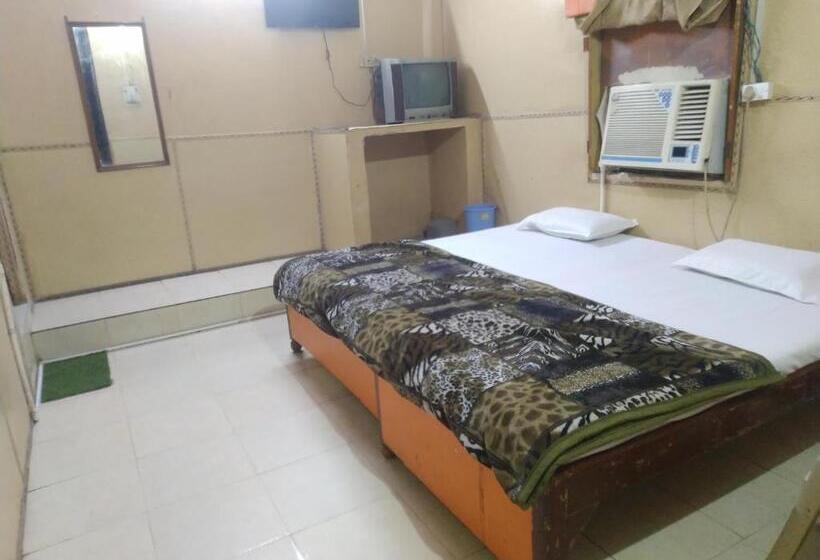 ホテル Narayana Palace Agra Cantt