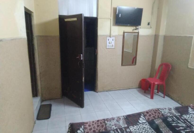 ホテル Narayana Palace Agra Cantt