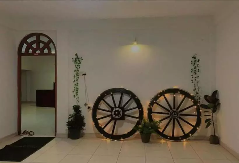 هتل New Nethmi Villa