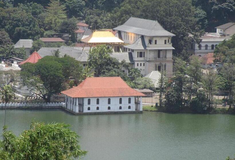 Szálloda New Nethmi Villa