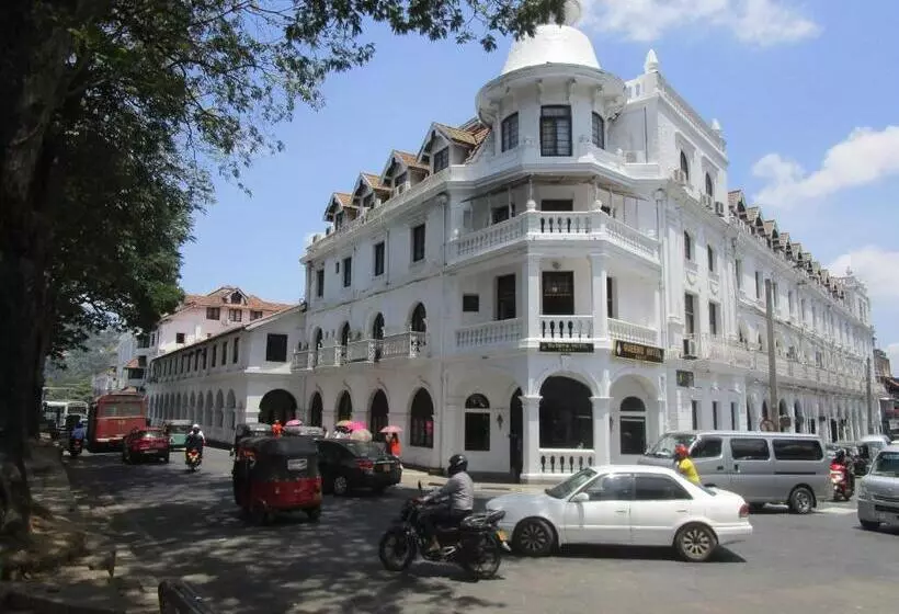 هتل New Nethmi Villa