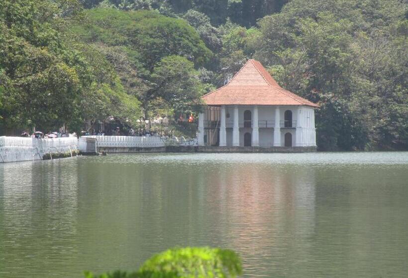 Szálloda New Nethmi Villa