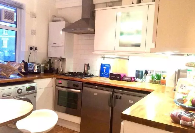 ベッドアンドブレックファースト Waterloo Central London   Private Rooms In Shared Apartment