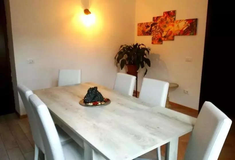 تختخواب و صبحانه House Of Trento